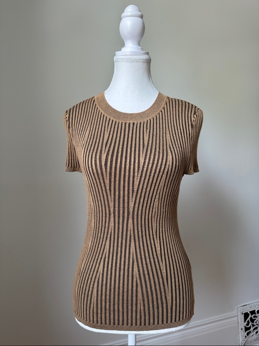 NWT DKNY Tan Black‎ Ribbed Utility Moto Biker Short Sleeve Size Medium